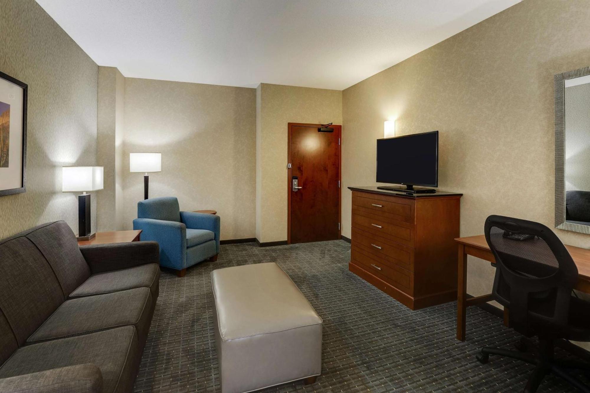 Drury Inn & Suites Phoenix Chandler Fashion Center Exterior photo